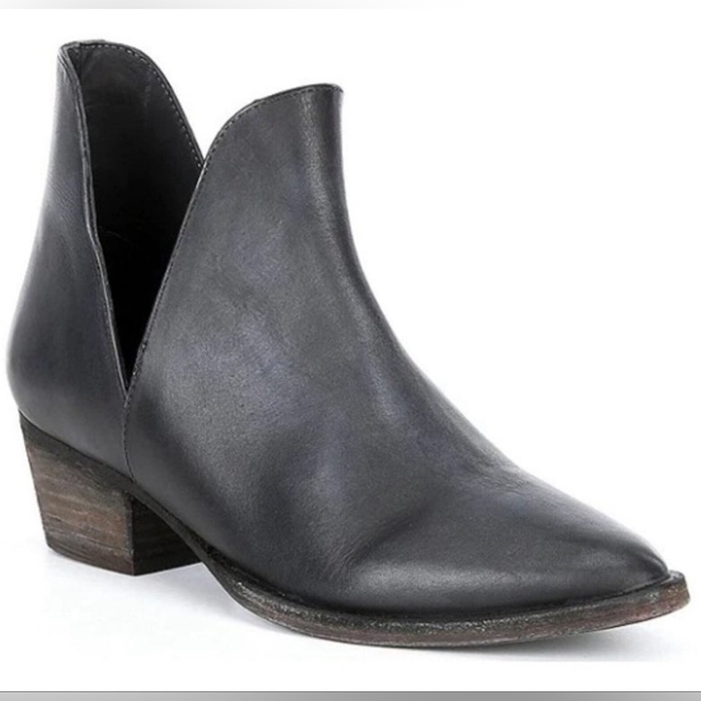 FREE PEOPLE WOMEN'S CHARM DOUBLE V ANKLE FASHION BOOTIES - POINTED TOE
